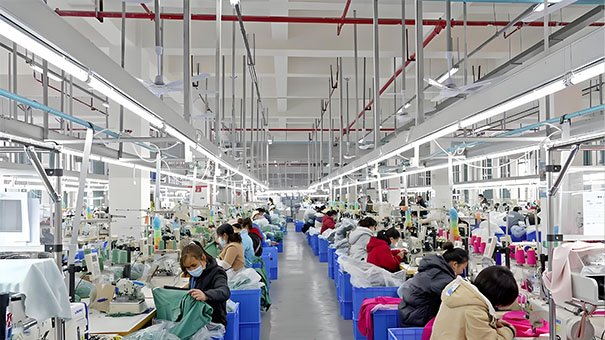 Nida vs Chiffon vs Crepe: Which Abaya Fabric Is Best?